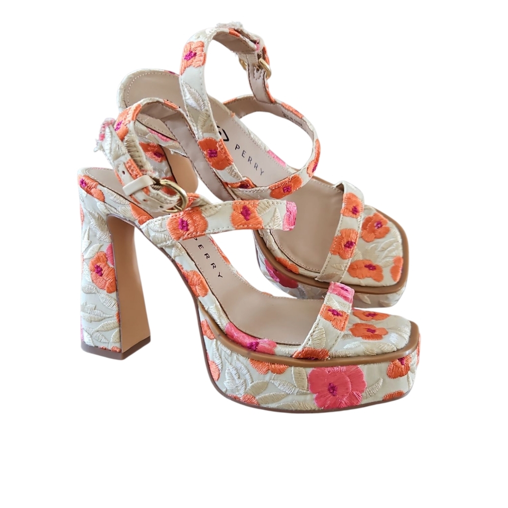 Size 7 Katy Perry Pink and Orange Platform Sandals with Retro‎ Design